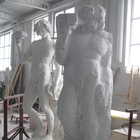 Allo Studio di Marmi - Una replica del Bacco di Michelangelo che viene scolpito, accanto al suo modello in gesso